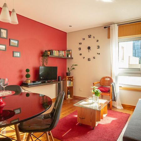 Francos Relaxing Apartment By The Metro Porto Bagian luar foto
