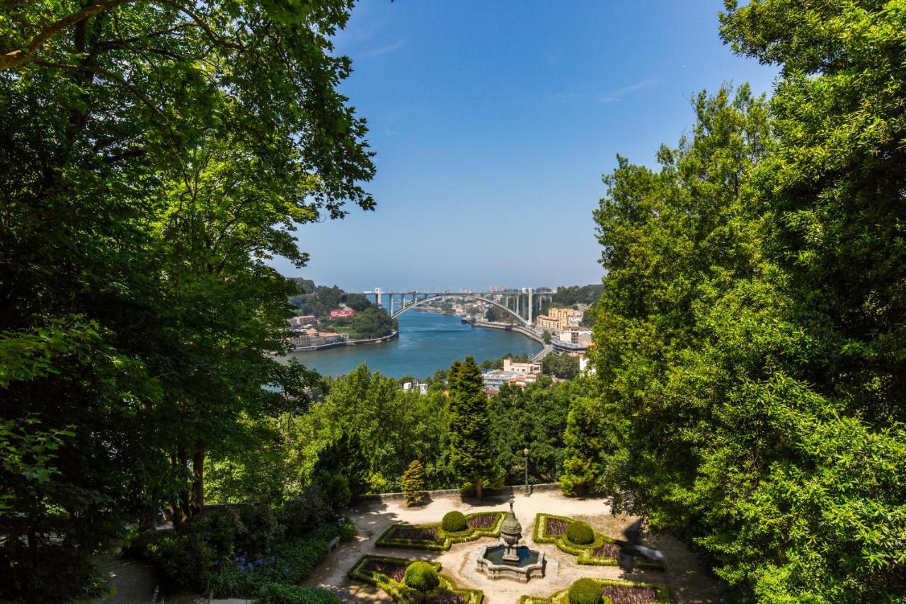 Francos Relaxing Apartment By The Metro Porto Bagian luar foto