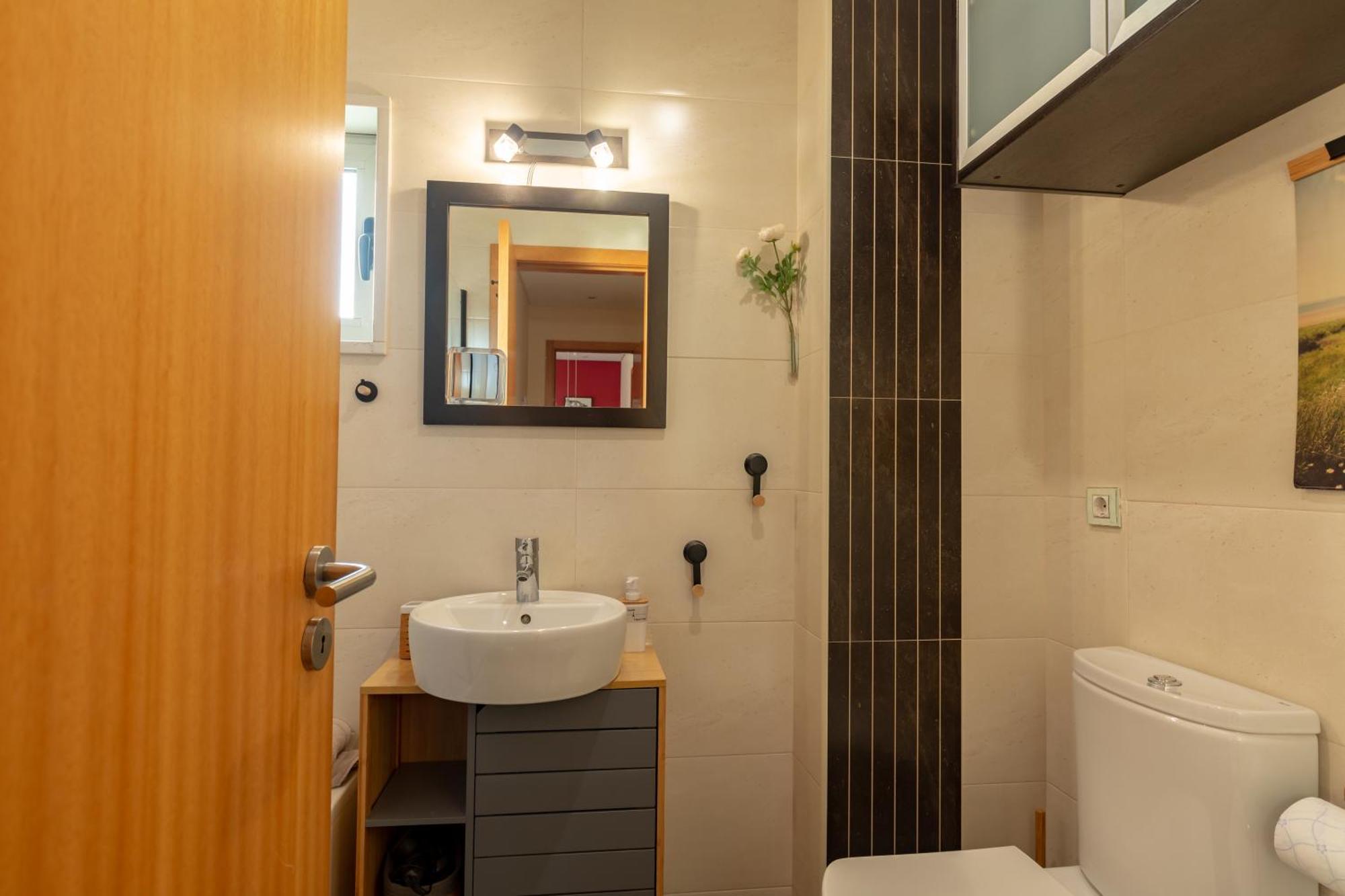 Francos Relaxing Apartment By The Metro Porto Bagian luar foto