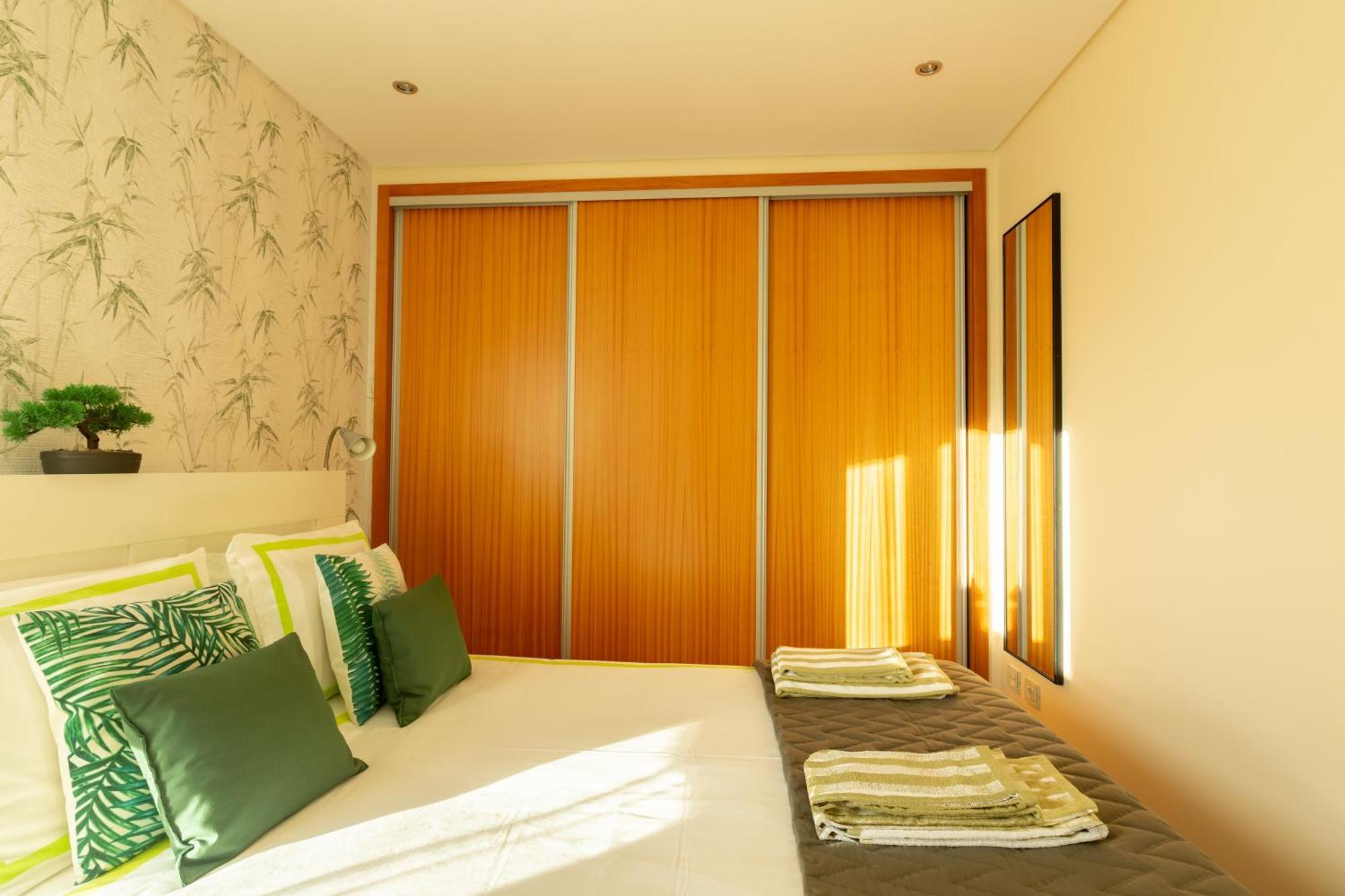 Francos Relaxing Apartment By The Metro Porto Bagian luar foto