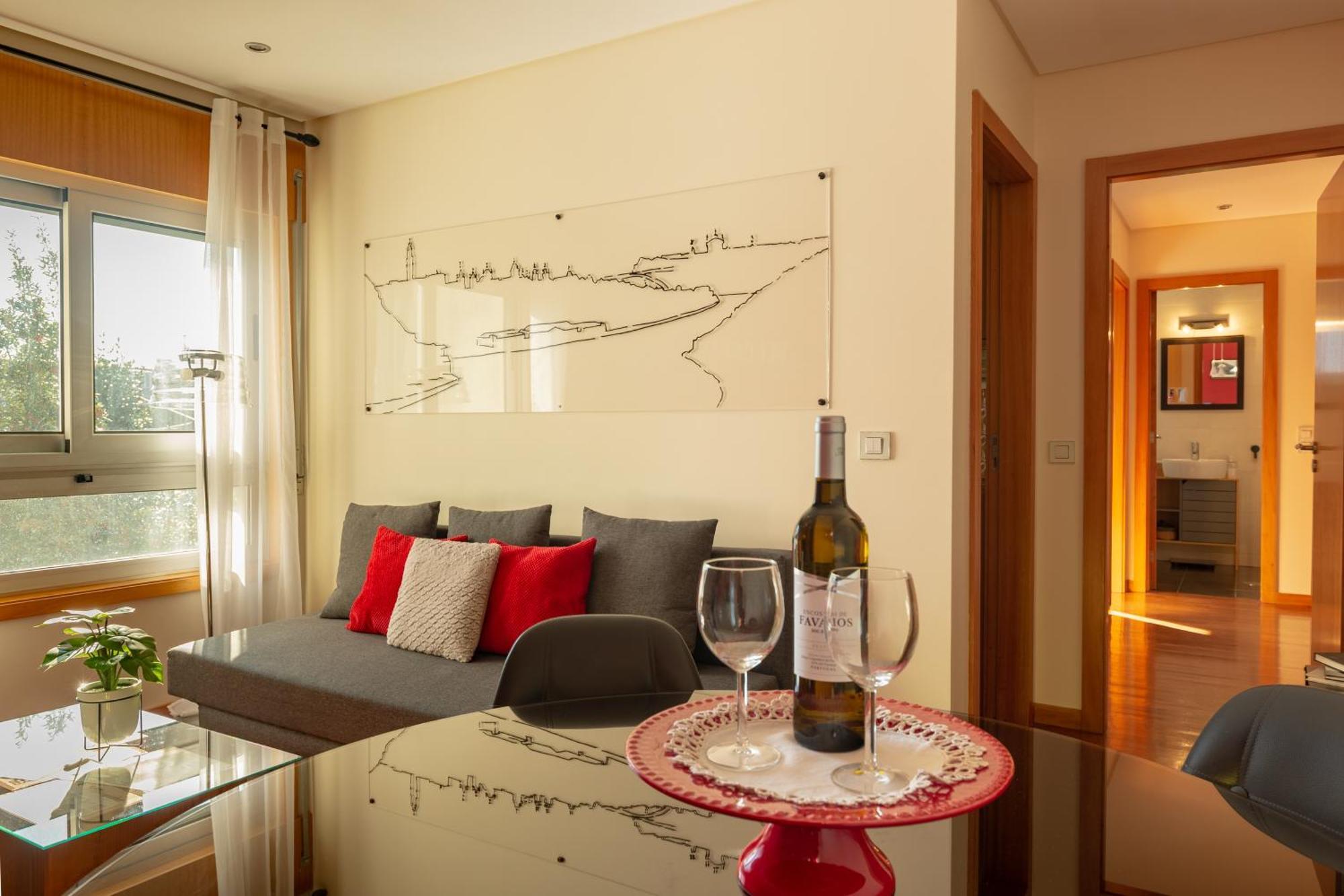 Francos Relaxing Apartment By The Metro Porto Bagian luar foto