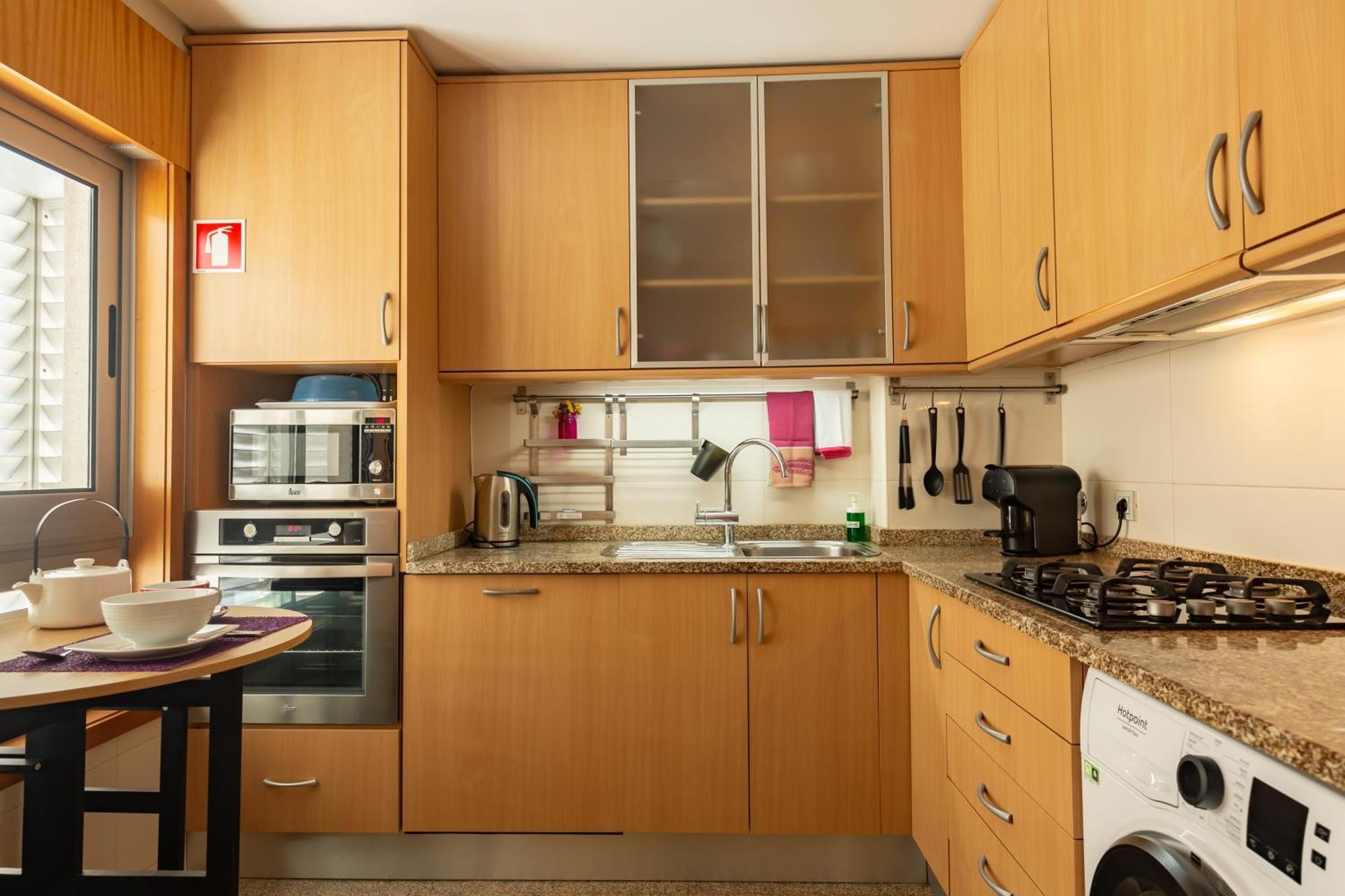 Francos Relaxing Apartment By The Metro Porto Bagian luar foto