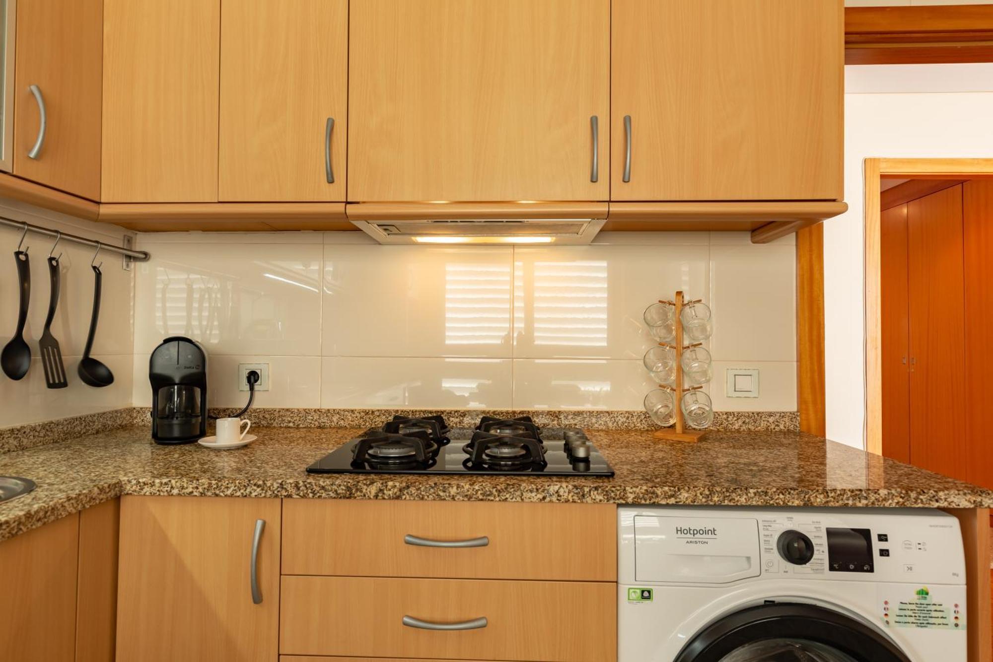 Francos Relaxing Apartment By The Metro Porto Bagian luar foto